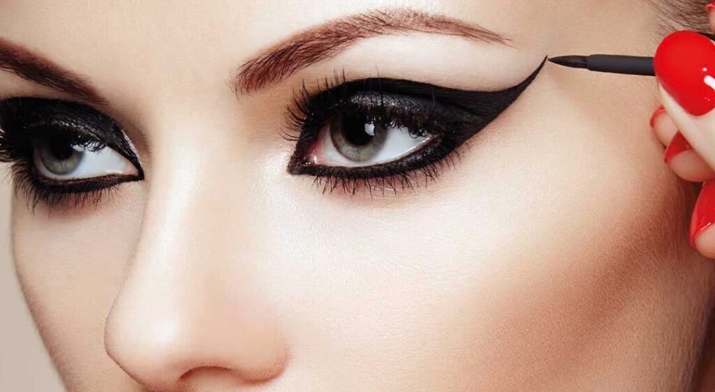 Come Mettere L'eyeliner In Base Alla Forma Dell'occhio 1 come mettere leyeliner in base alla forma dellocchio